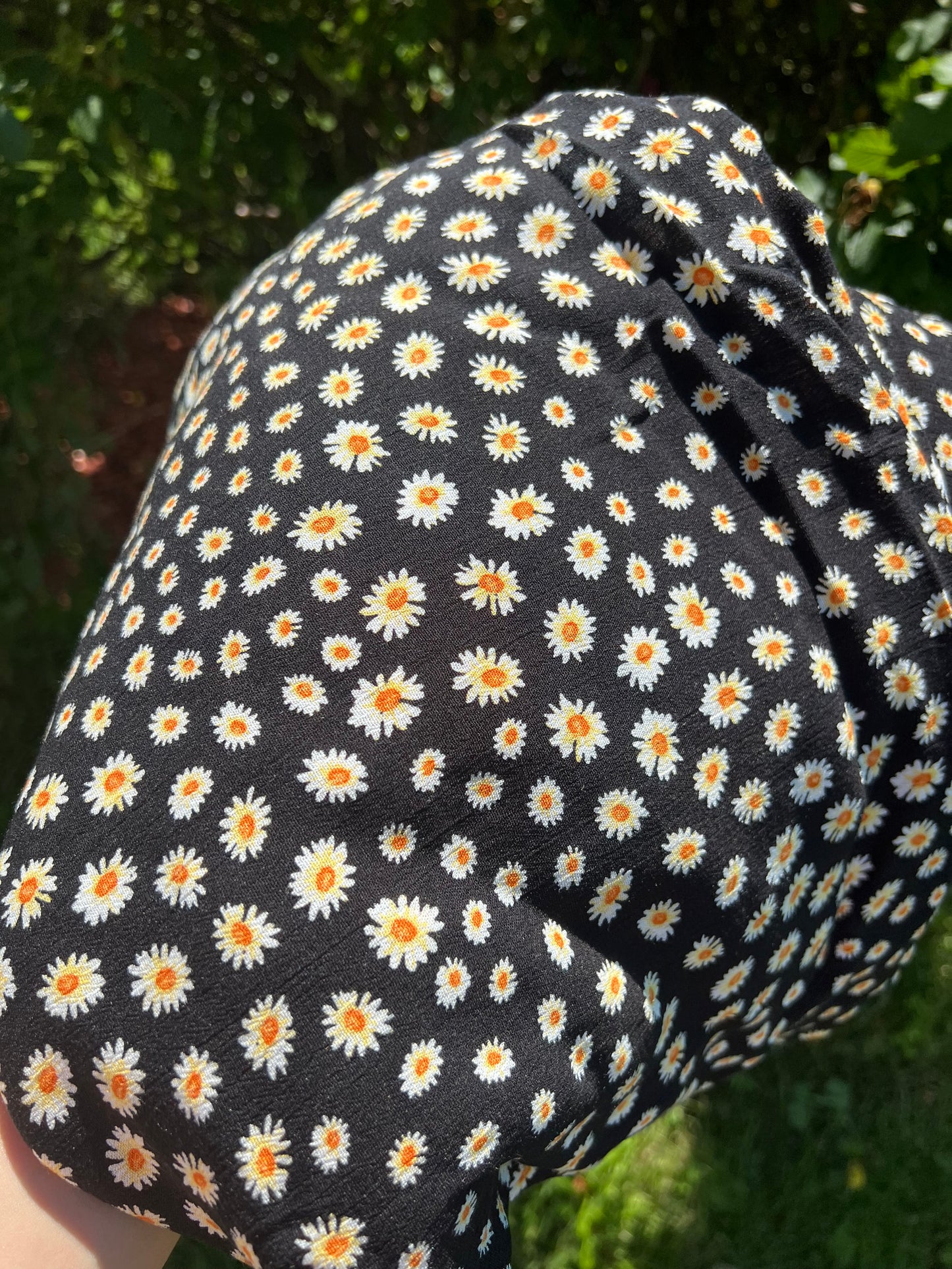 SMALL DAISY PRINTED ON RAYON CREPON BLACK